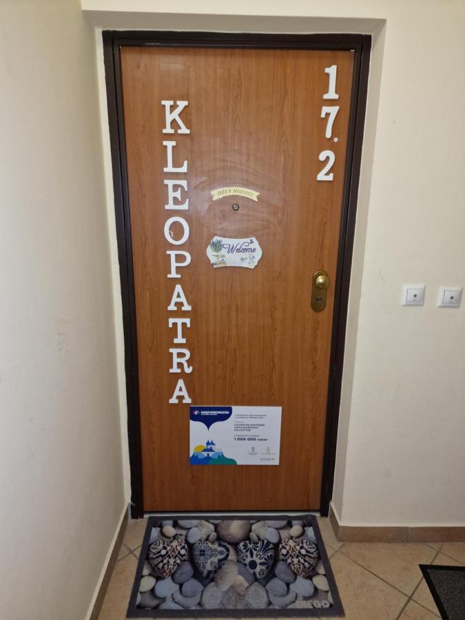Kleopatra Apartman Hajdúszoboszló Buitenkant foto